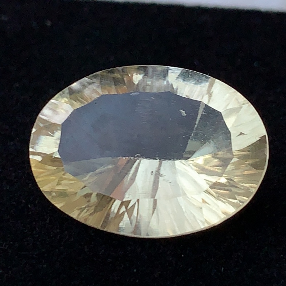 12.39 Ct Oval Master Cut Lemon Quartz Gemstone - Picture 7 of 13